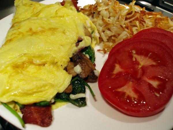 spinach omelet, bacon omelet