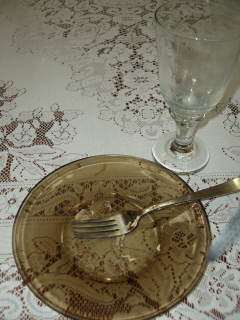 empty cake plate